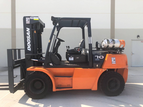 2013 Doosan G70S-5 Forklift, 3 Stage Mast 100"/179"